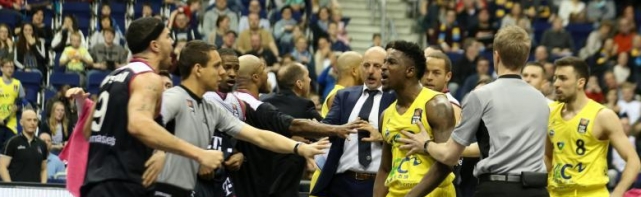 BBL: Alba Berlin siegt klar gegen Bonn – Handgemenge überschattet Spiel