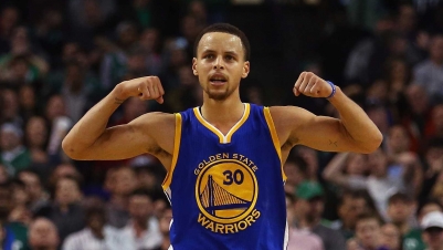 NBA: Golden State Warriors weiter unaufhaltsam – Curry erneut überragend